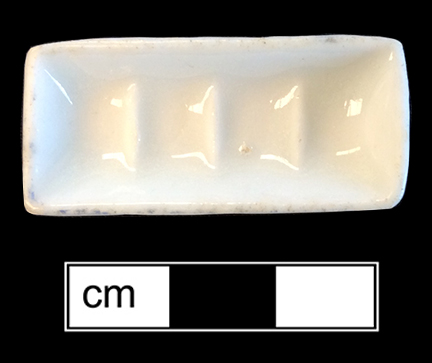 Continental European hard paste porcelain toy saucer. 6.5cm (diam) - from 18BC27.